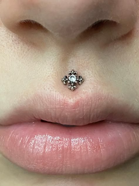 Philtrum (Medusa) Piercing
