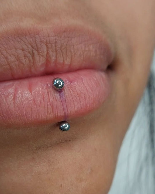 Labret/Side Labret Piercing